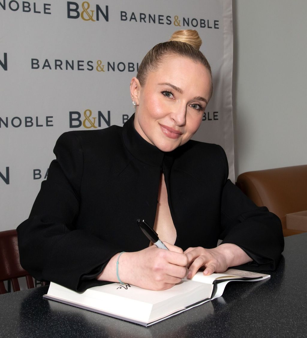 Hayden Panettiere - 9