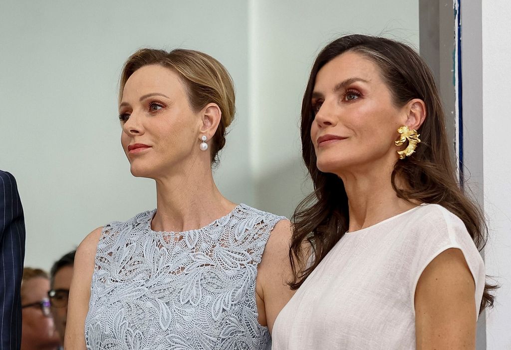 Kraljica Letizia i princeza Charlene u elegantnim haljinama - 3