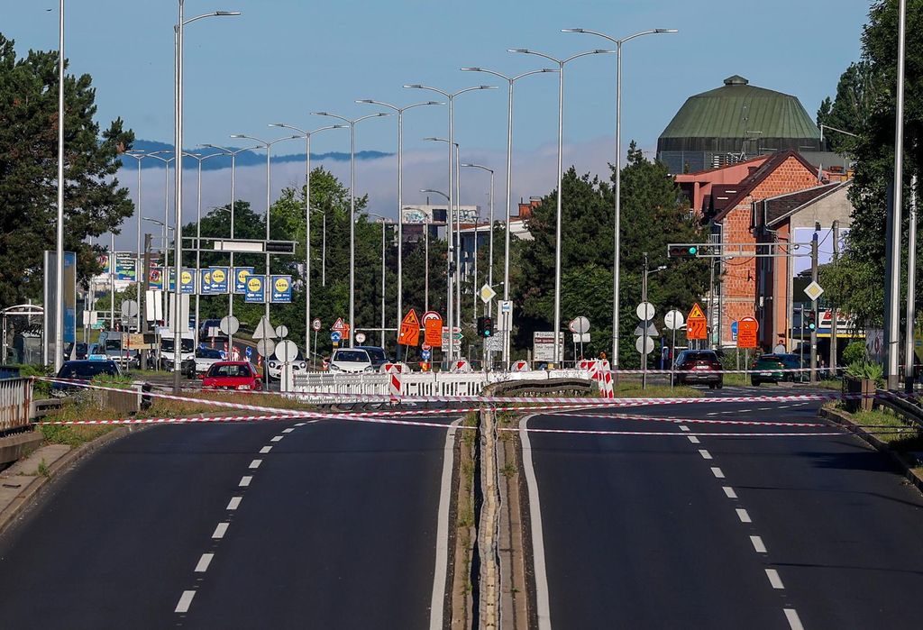 Pokraj Vjesnikova nebodera zatvoren je za promet podvožnjak u oba smjera