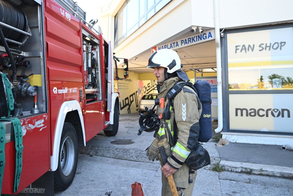 Požar u košarkaškoj dvorani na Gripama