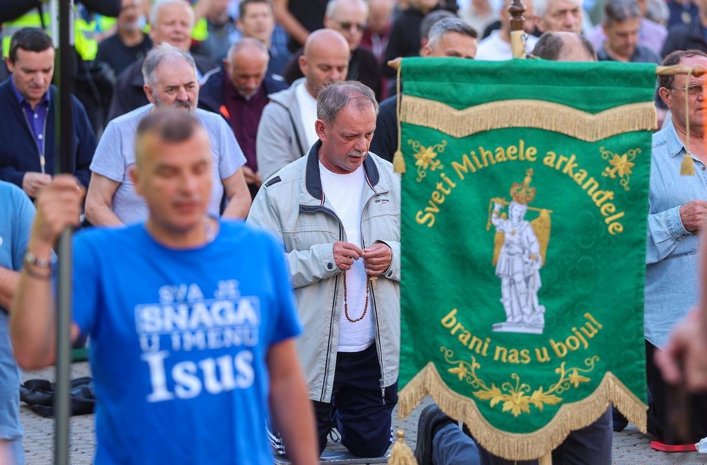 Molitelji na Trgu bana Jelačića
