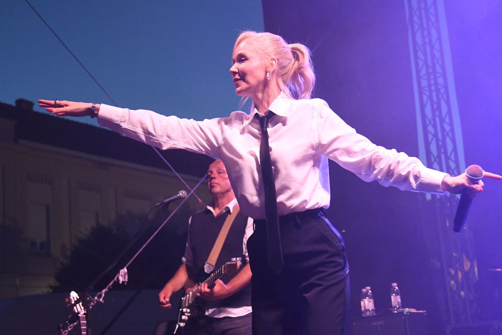 Jelena Rozga održala je koncert na manifestaciji Vinodar u Daruvaru - 2