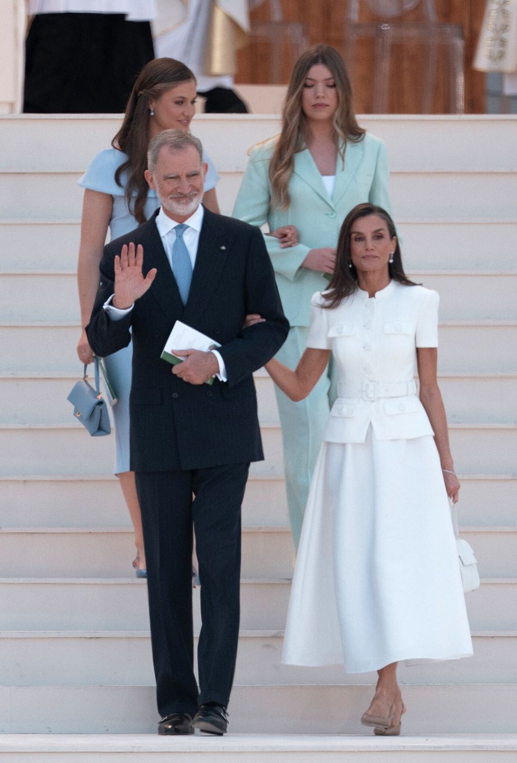 Kraljica Letizia za susrete s Papom birala je divne bijele kreacije - 2