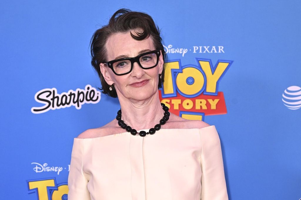 Joan Cusack - 1