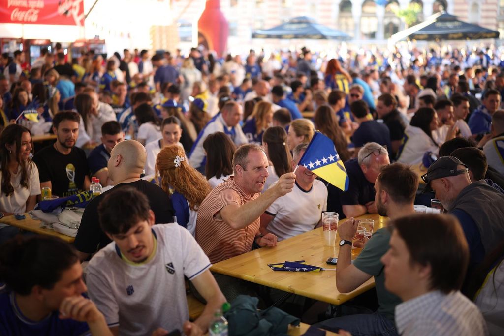 Navijači u fan-zoni u Sarajevu - 3