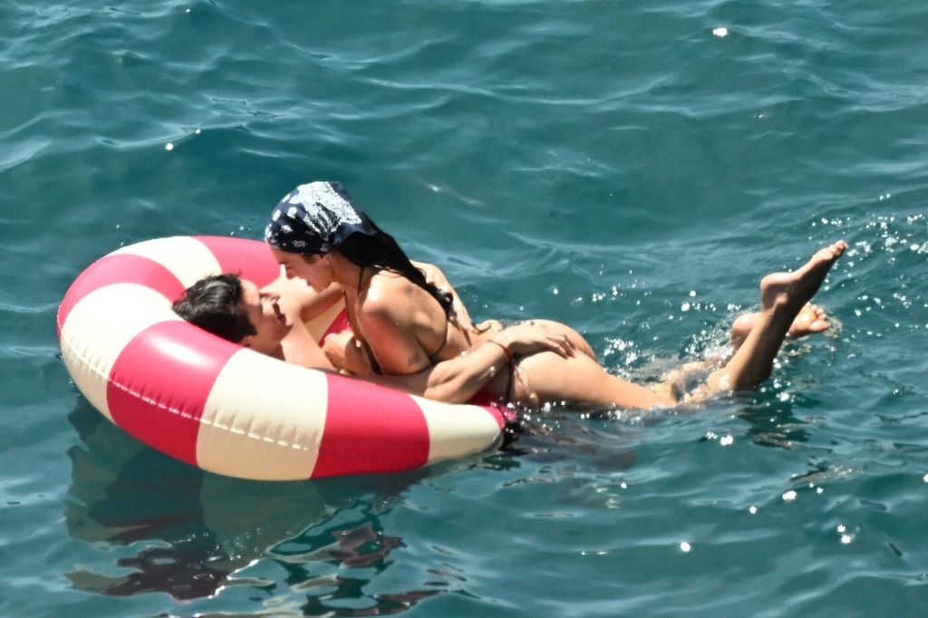 Dua Lipa i Callum Turner - 1
