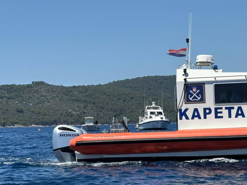 Katamaran Krilo Eclipse - 3