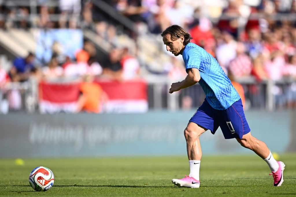 Luka Modrić - 12