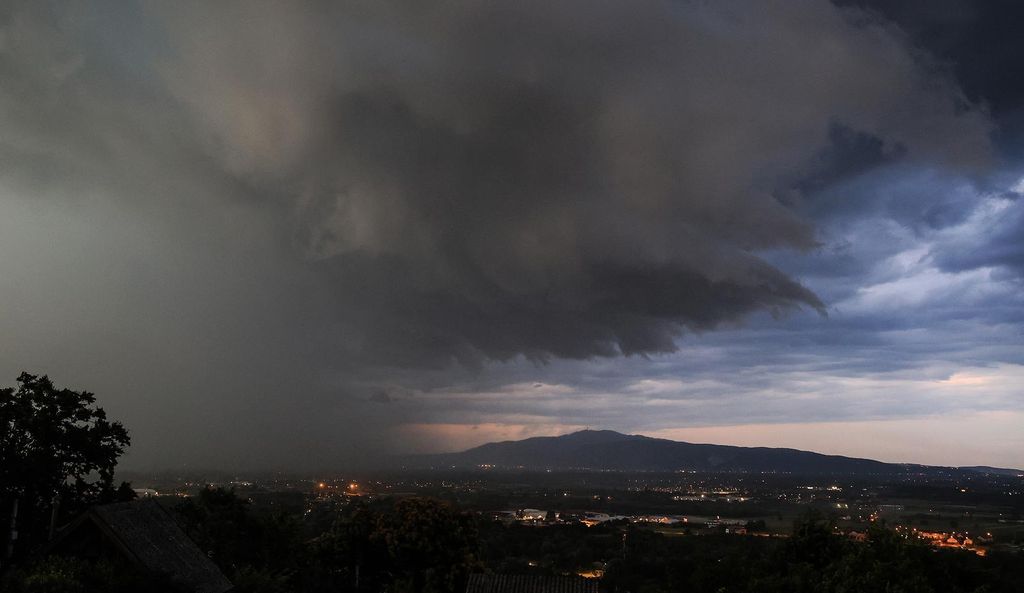 Nevrijeme ide na Zagreb