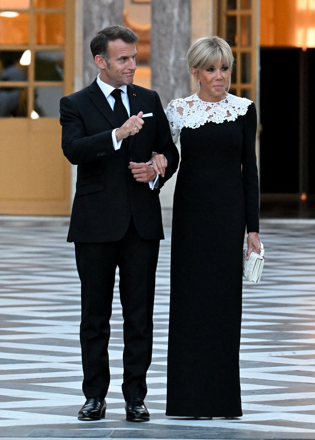 Brigitte Macron u elegantnom crno-bijelom izdanju