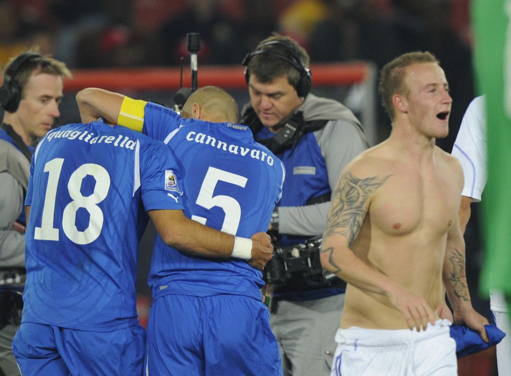 Cannavaro tješi Quagliarellu