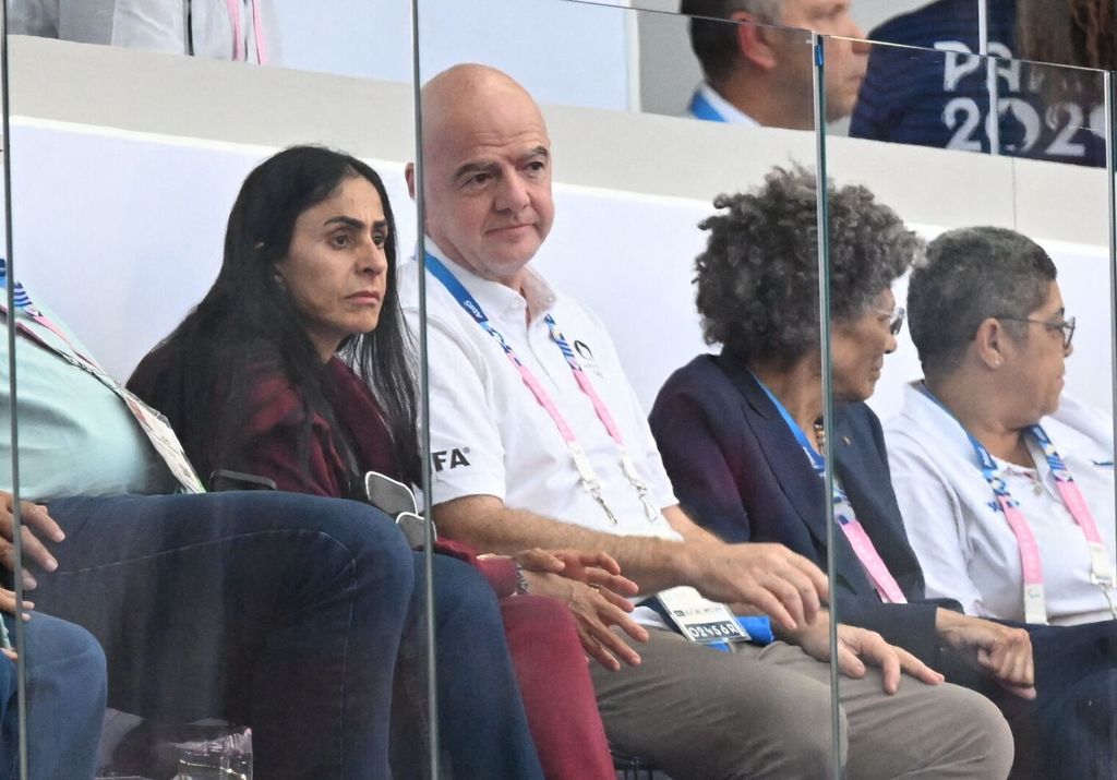Gianni Infantino i Leena Al Ashqar - 4