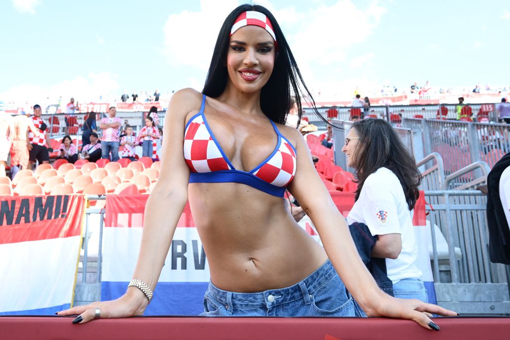 Ivana Knoll - 1