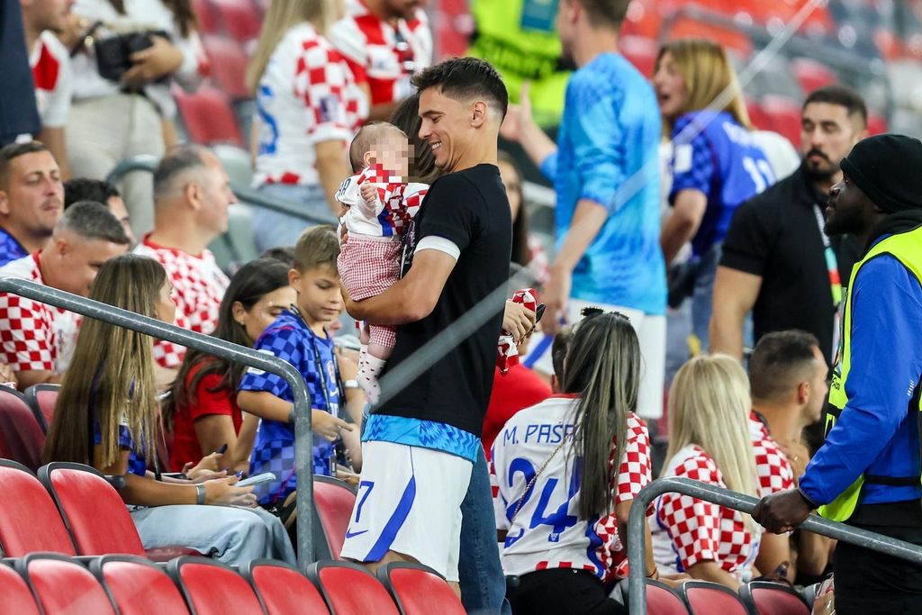 Vatreni s obitelji - 7