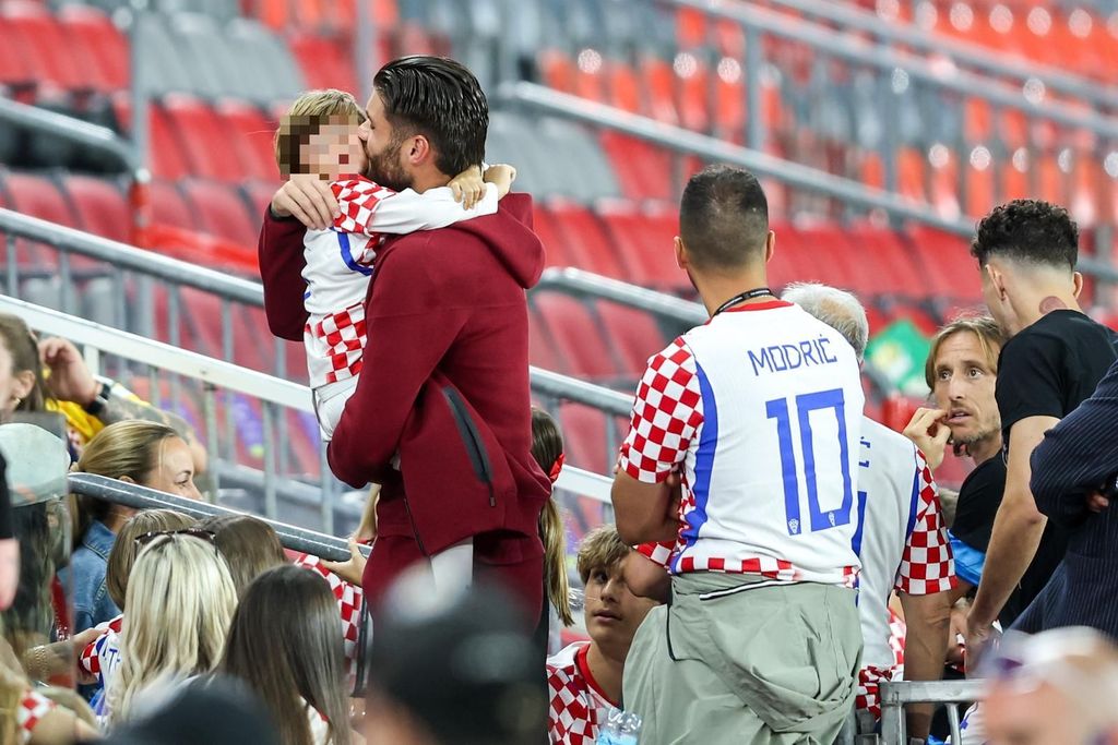 Vatreni s obitelji