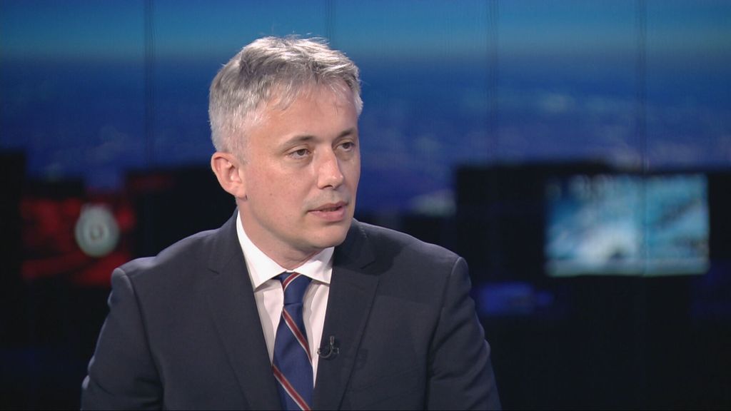 dr. sc. Ivan Güttler i voditelji Dnevnika Nove TV