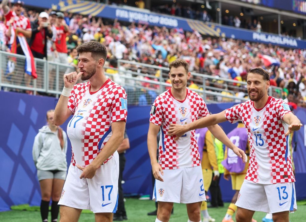 Petar Sučić slavi gol Gani