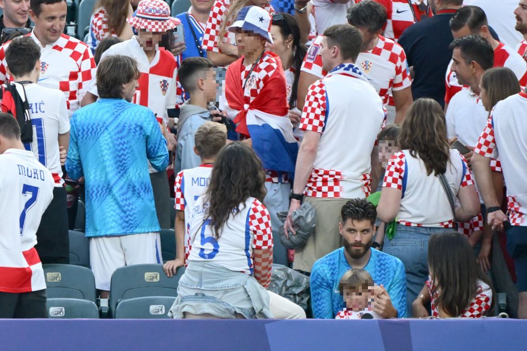Vatreni slave pobjedu - 7