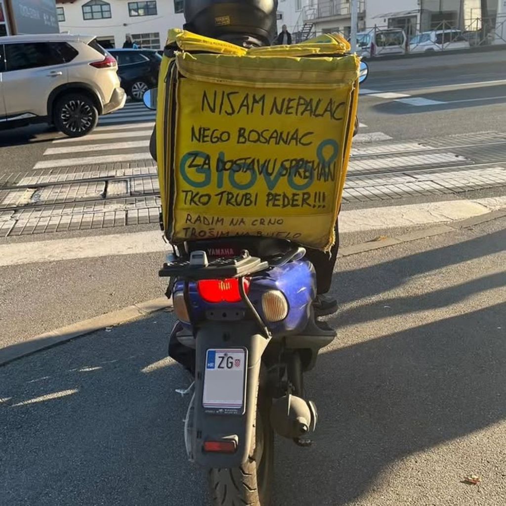Poruke na torbi