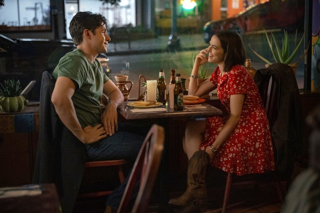 Nick Robinson i Zoey Deutch - 1