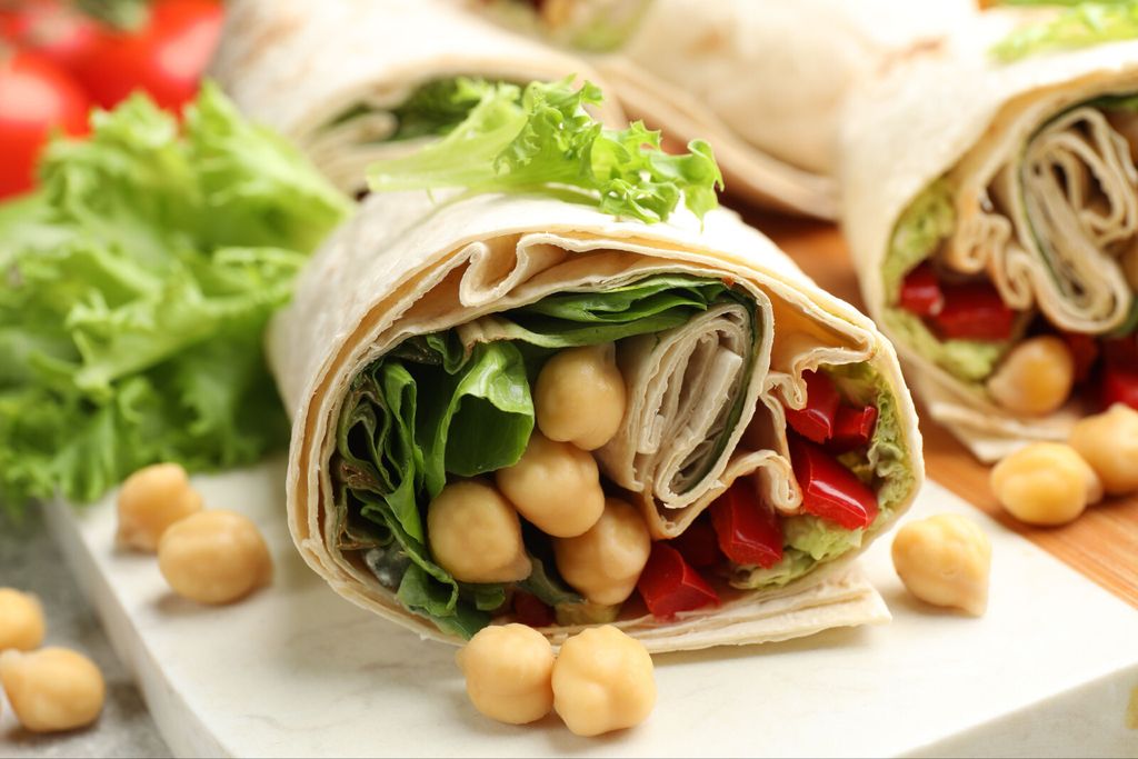 Tortilja punjena slanutkom i povrćem