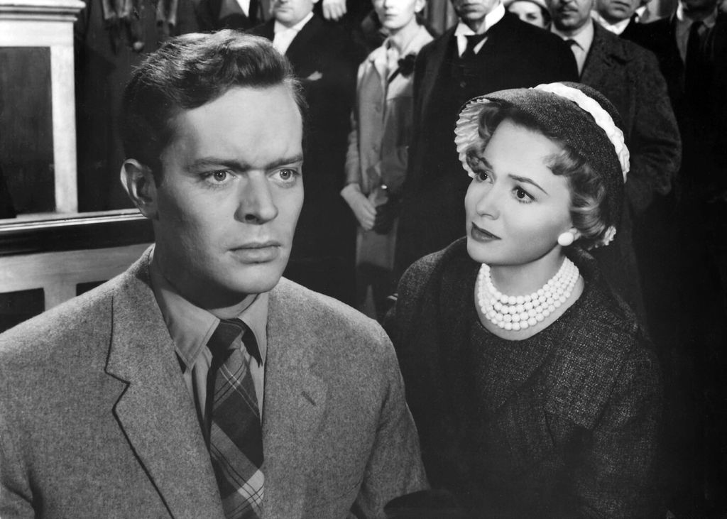 Olivia de Havilland - 1