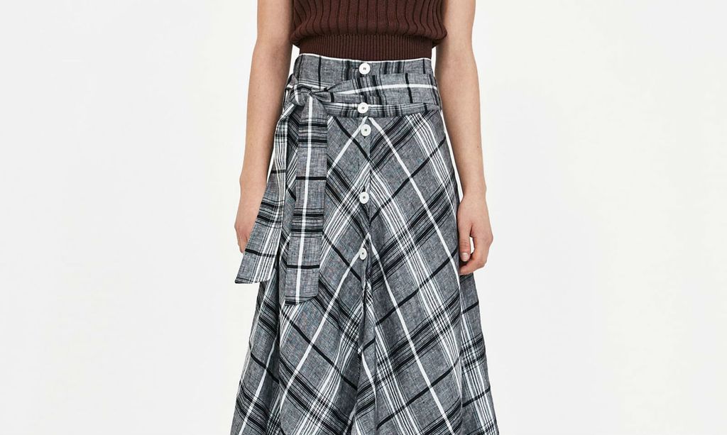 Suknje iz trgovina čiji krojevi laskaju figurama od broja 36 do 44 - 9