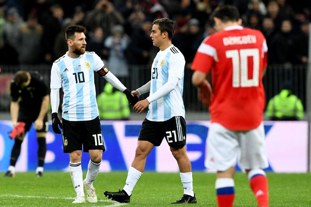 Lionel Messi i Paulo Dybala (Foto: AFP)