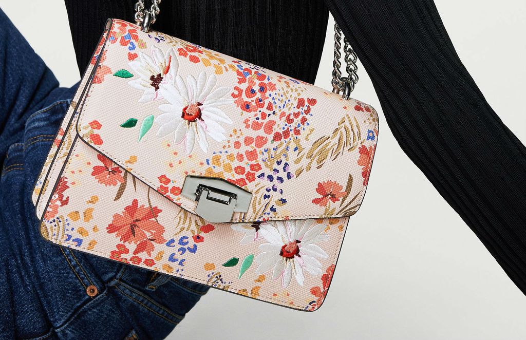 Torbe iz Manga na sniženju do 50 posto