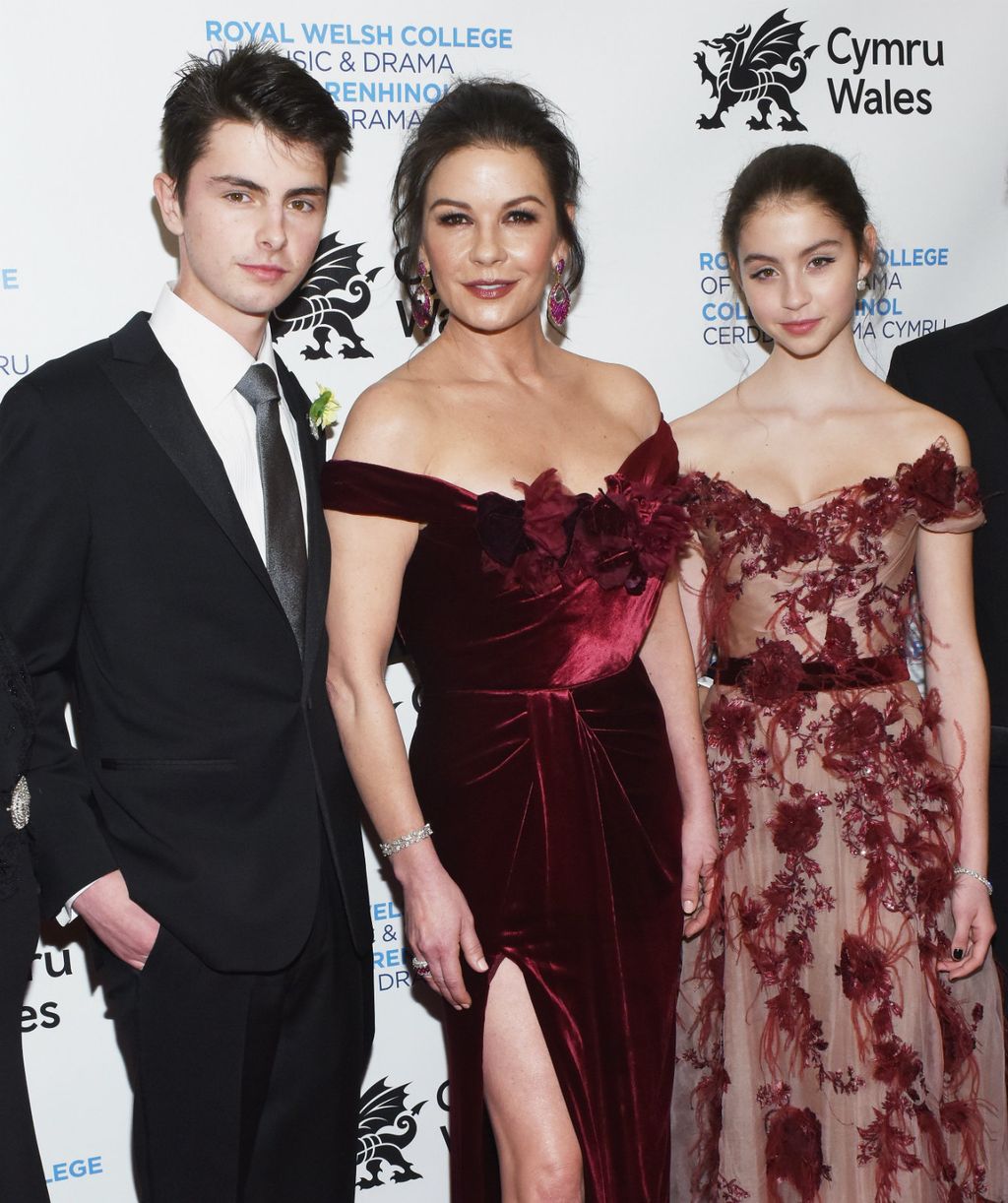 Catherine Zeta-Jones s kćeri Carys i sinom Dylanom - 6