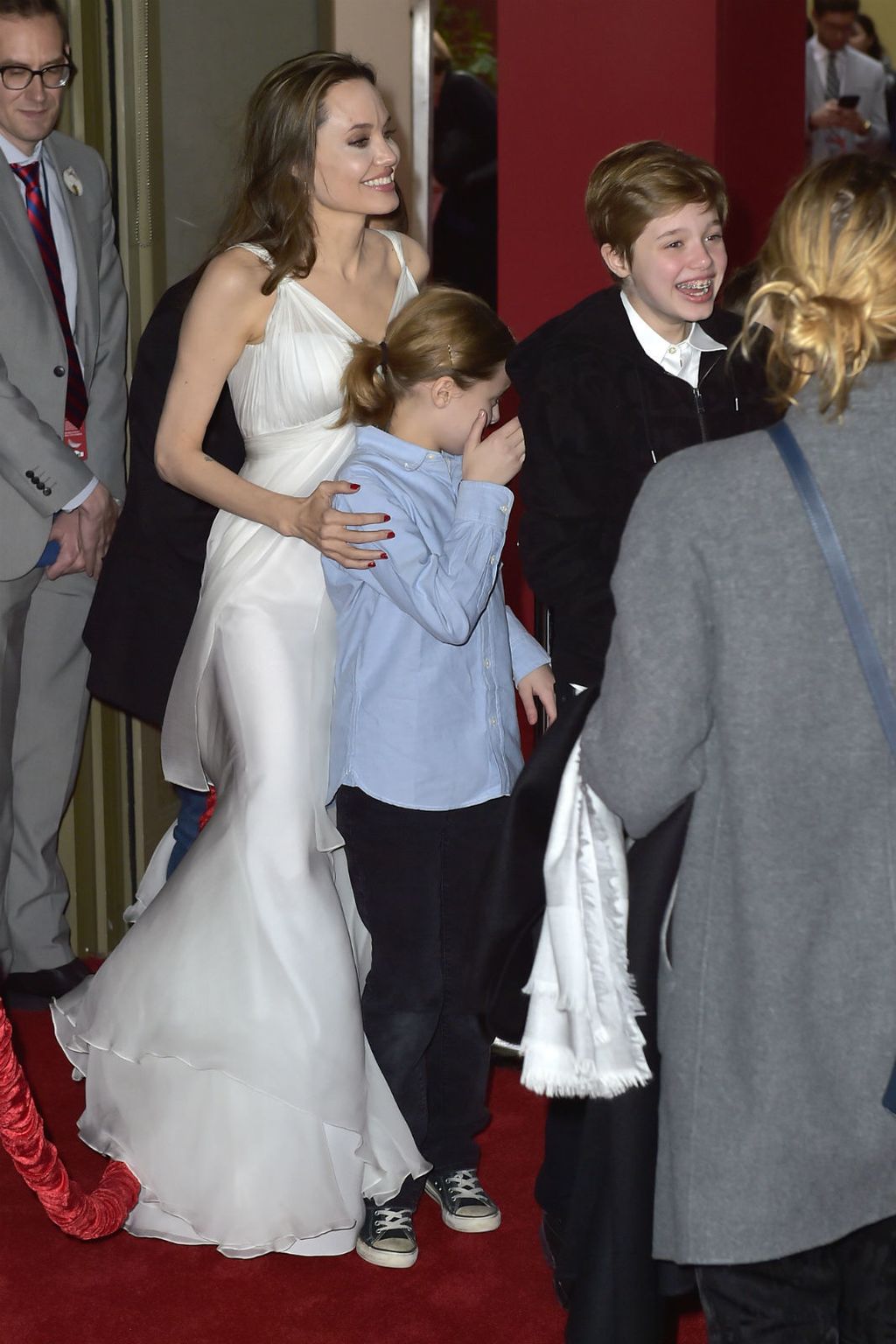 Angelina Jolie s djecom na premijeri filma \'Dumbo\' - 1