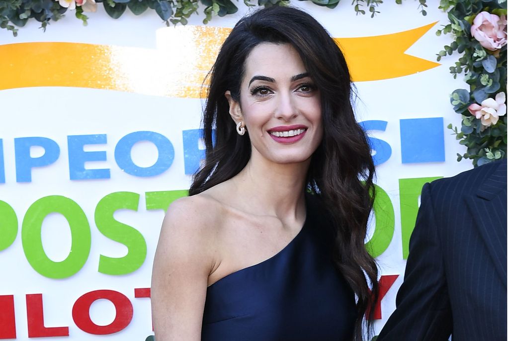 Amal Clooney u \'lažnoj\' haljini na dobrotvornom događanju u Edinburghu - 1