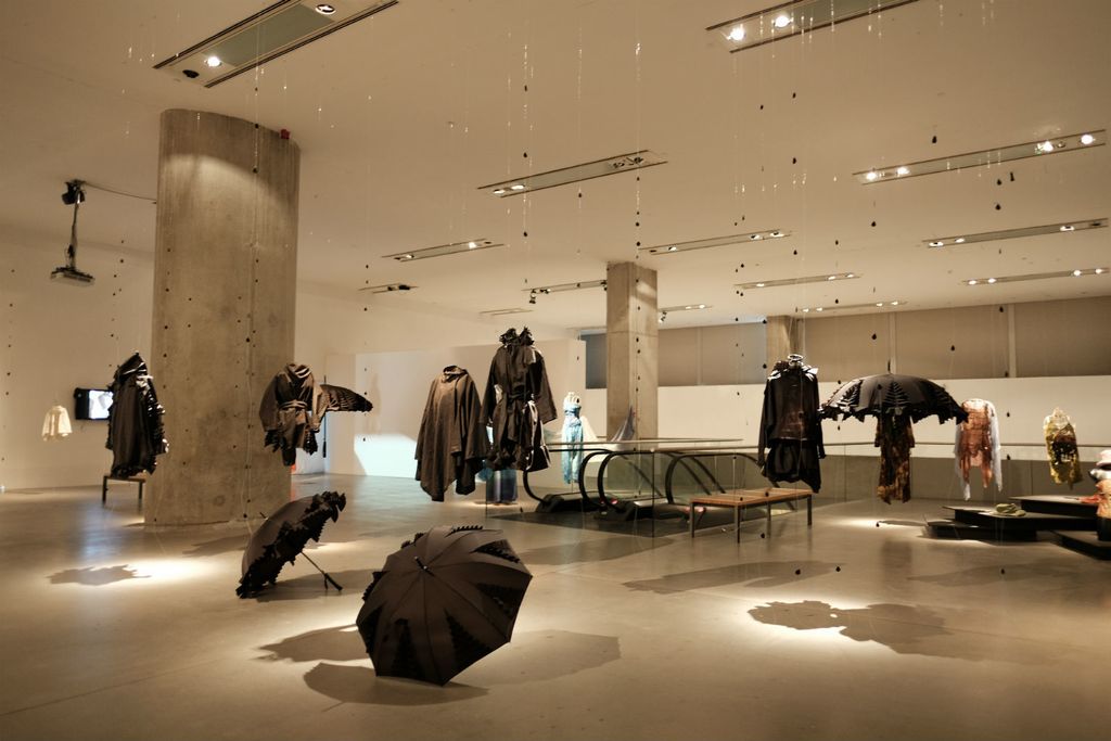 Prvi pogled na izložbu Ljubav i otpor Ivane Popović - 18