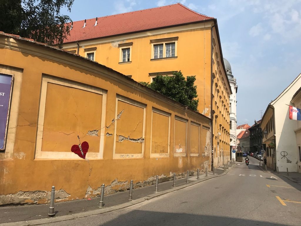 Srce na zagrebačkoj fasadi postalo je simbolom nade - 2