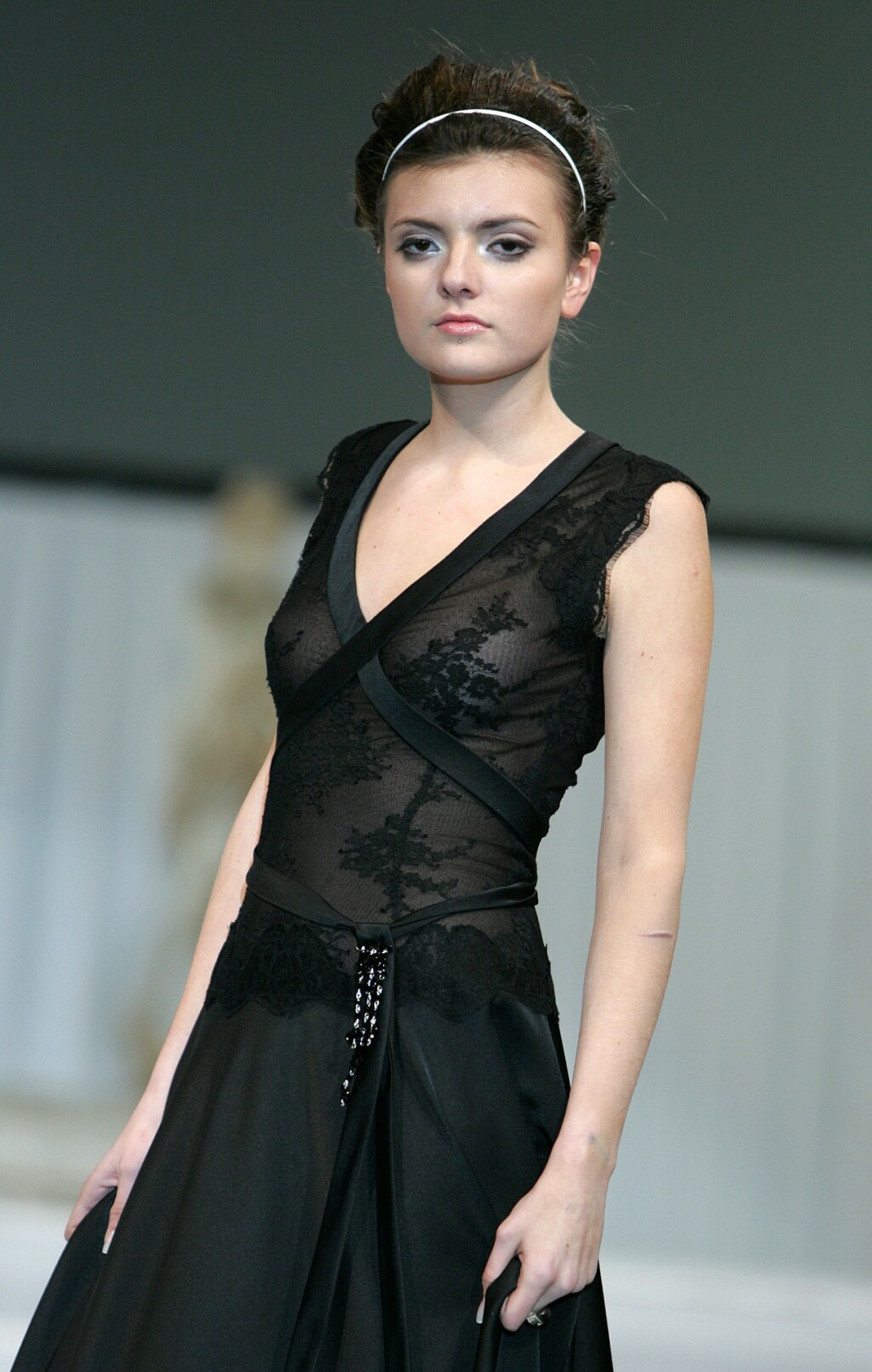 Ella Dvornik u ulozi manekenke na Sajmu vjenčanja 2007. - 5