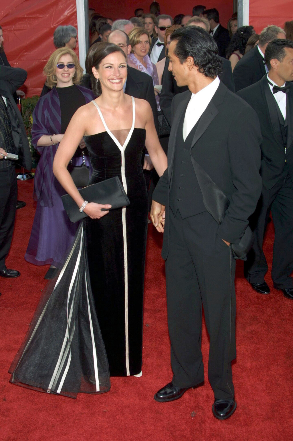 Julia Roberts na dodjeli Oscara 2001. s tadašnjim dečkom Benjaminom Brattom