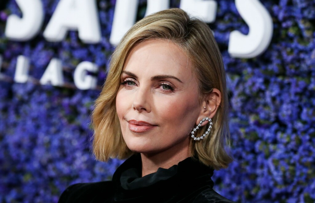 Charlize Theron kosu je skratila u popularni bob