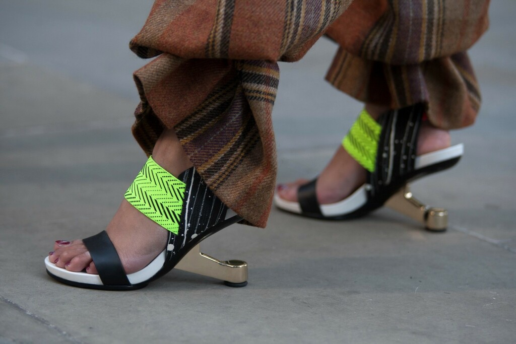 Sandale brenda United Nude u street style izdanju s Londonskog tjedna mode