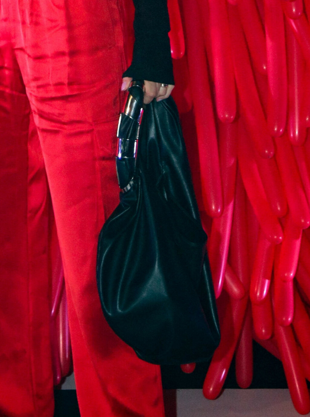 Olja Vori nosi torbu brenda Diesel