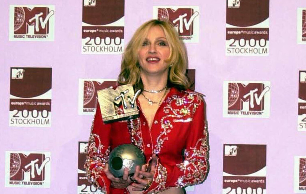 Madonna 2000. godine - 4