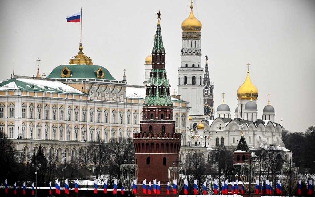 Volodimir Zelenski i Friedrich Merz s projektilom Taurus u pozadini