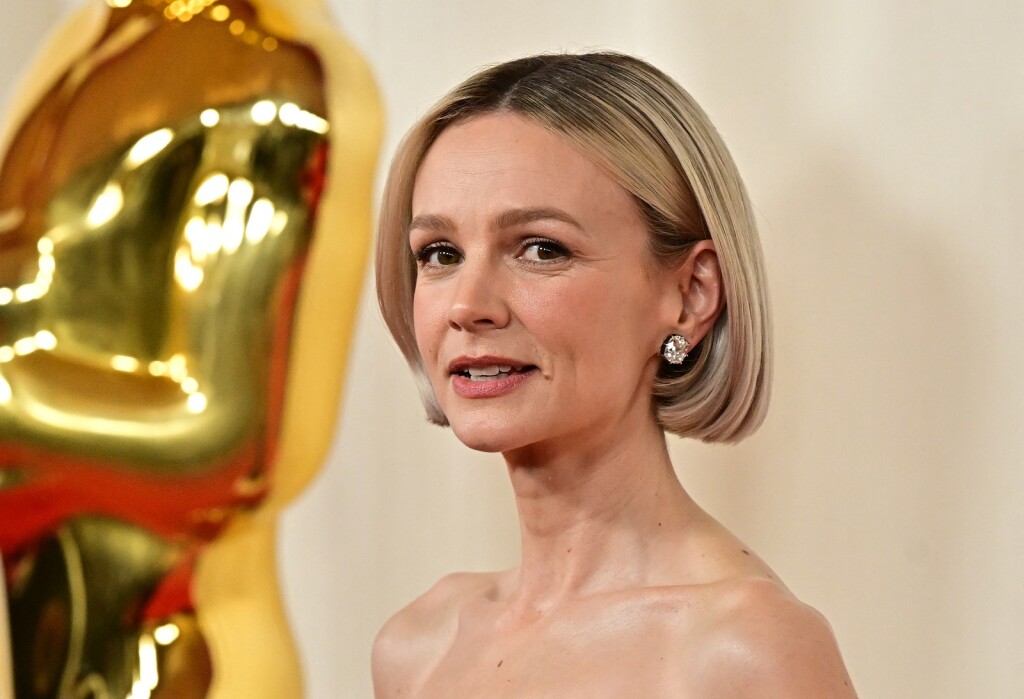 Carey Mulligan s bob frizurom na Oscarima 2024.