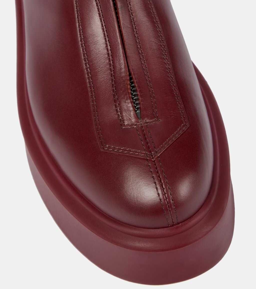 The Row kožnate gležnjače sa zatvaračem prodavale su po cijeni od oko 1400 eura - 2