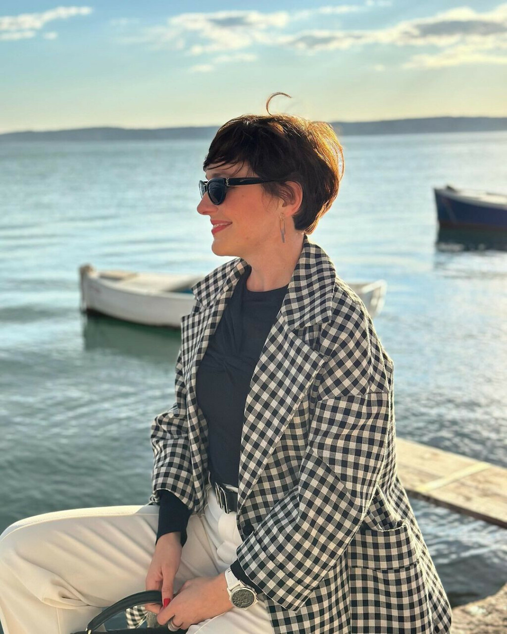Irena Pecotić nosi karirani kaput brenda Black Tape - 1