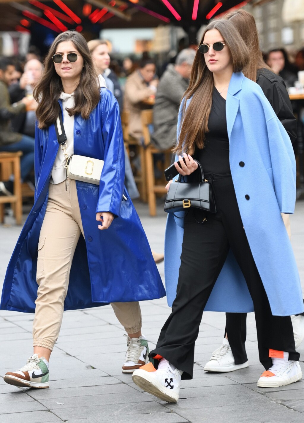 Off-White tenisice s narančastim ceduljicama sve češće se mogu vidjeti na zagrebačkoj špici - 1