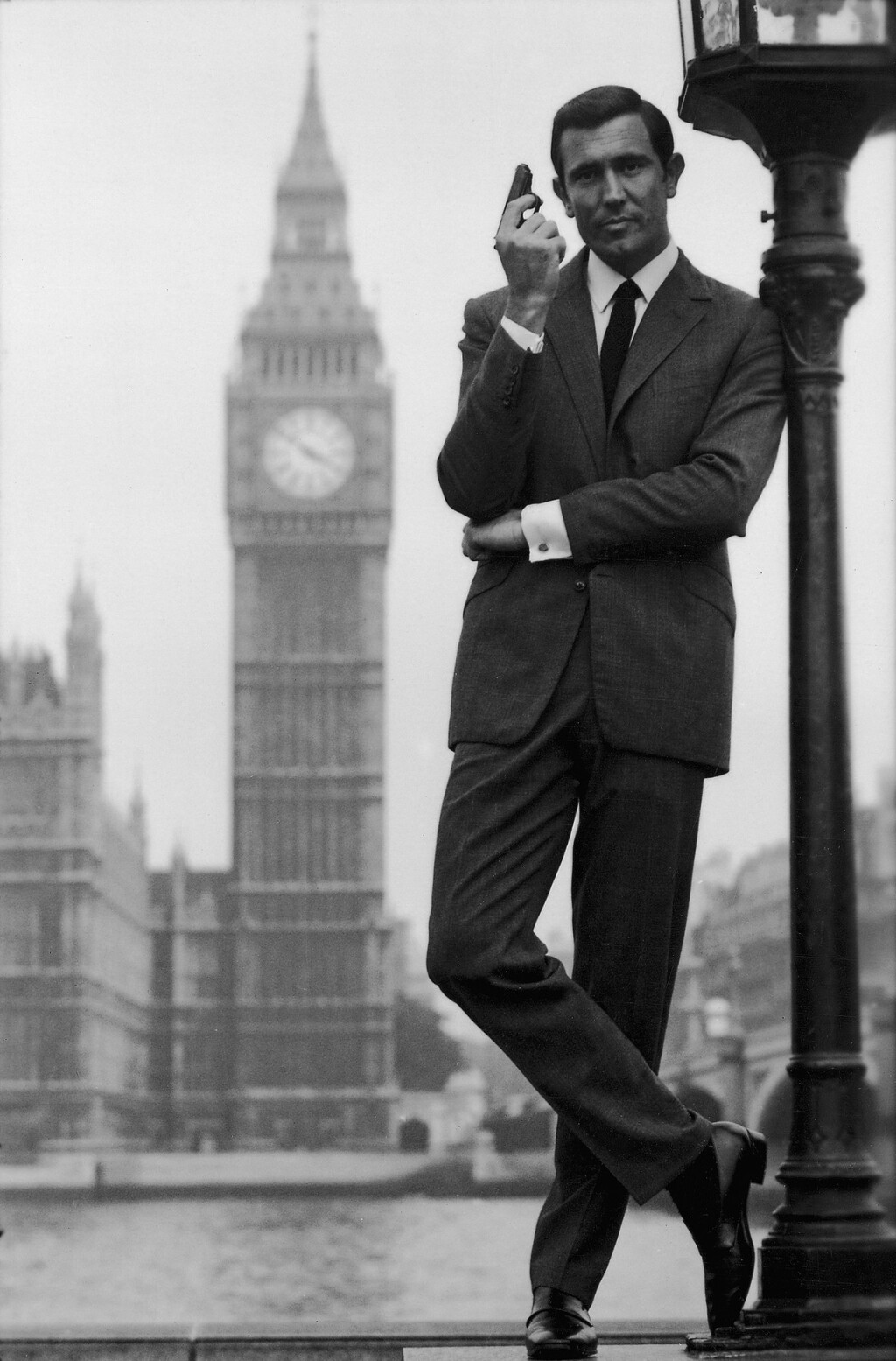 George Lazenby kao James Bond