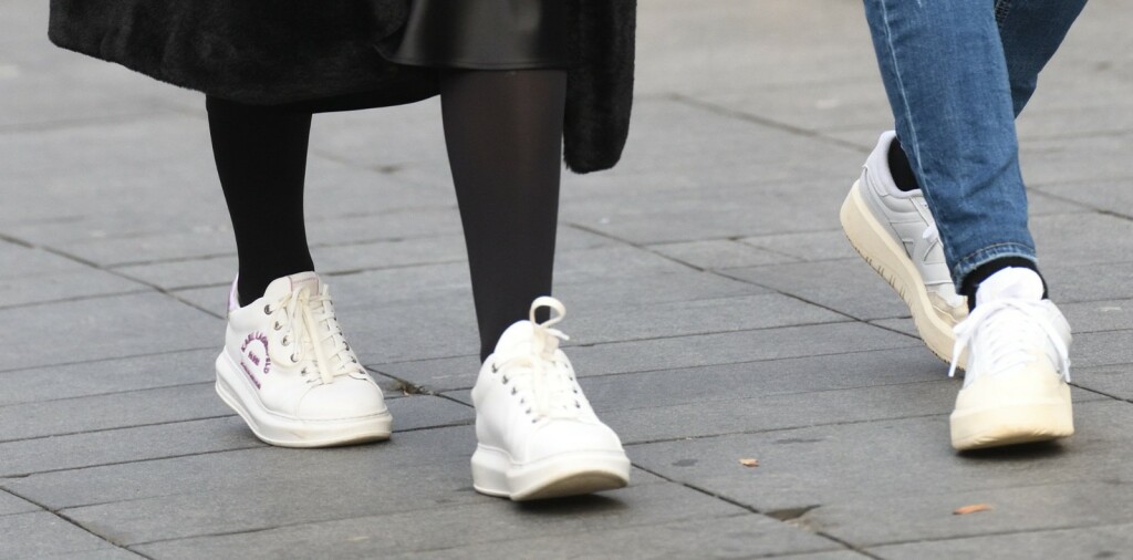 Bijele tenisice popularan su izbor među damama i gospodom na zagrebačkoj špici