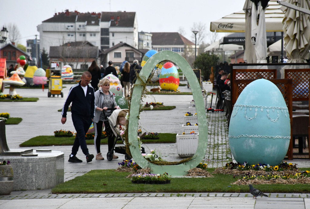 Središte Slavonskog Broda pretvoreno je u malo uskrsno carstvo