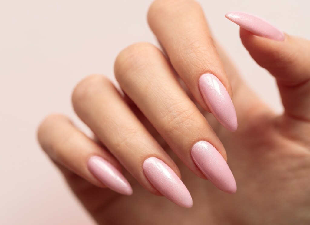 Svjetloružičaste manikure su nepogrešiv odabir