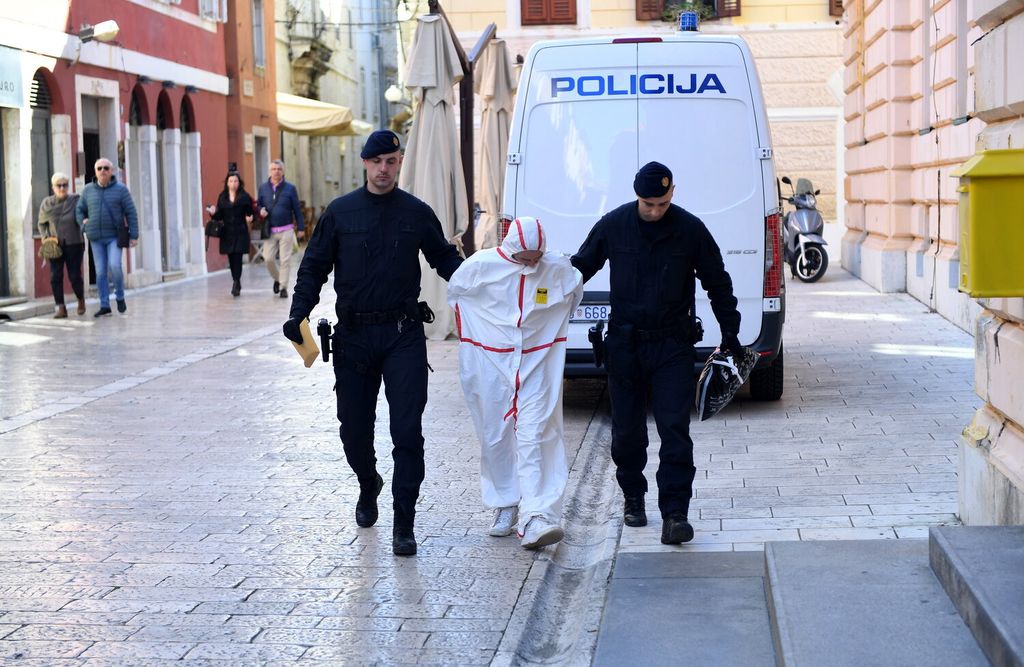 Privođenje 33-godišnjaka osumnjičenog za ubojstvo mladića u Zadru - 4
